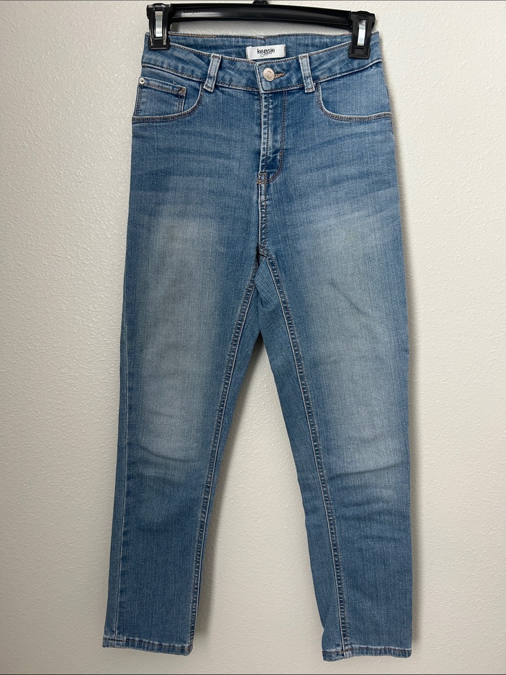 Beautiful Kensie Skinny Crop Jeans